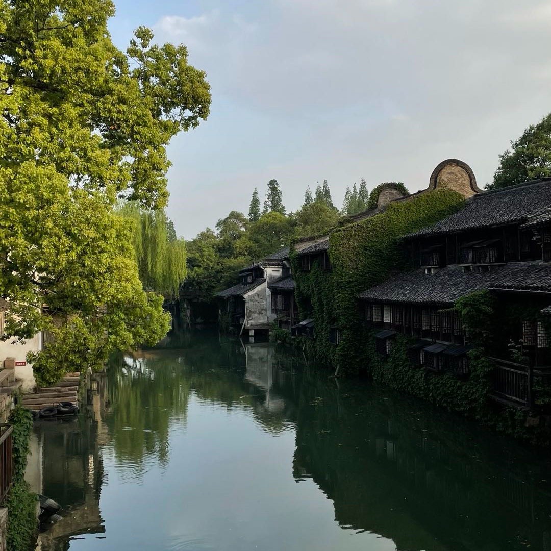 极少有人听过他的名字，但所有国人都该尊称他为“老师”