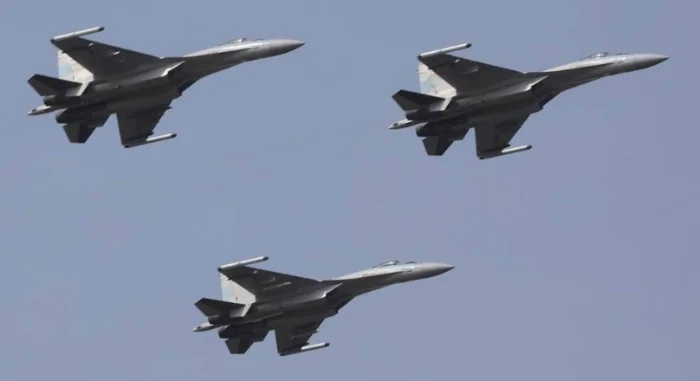 外媒：解放军苏-35迫使台湾空军F-16撤退