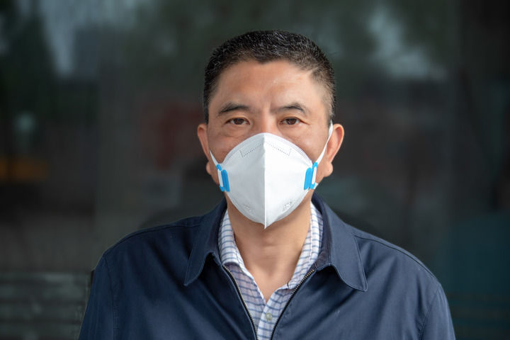 下沉干部李明国在闵行区颛桥镇安乐村(受访者供图)