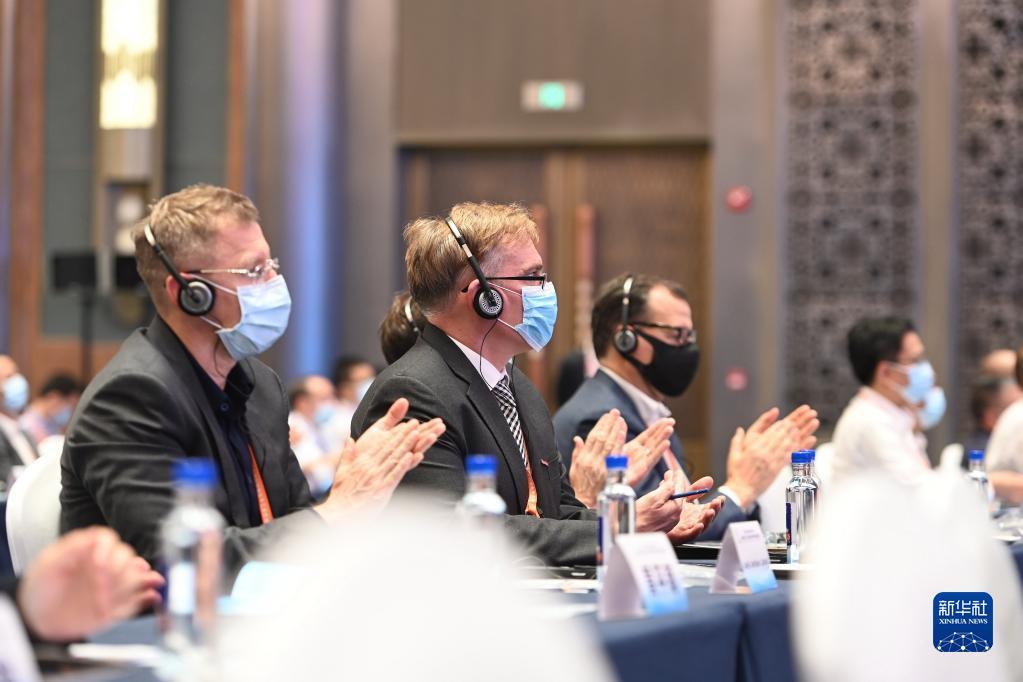 2022年5月23日，嘉宾在福建厦门出席金砖国家工业互联网与数字制造发展论坛开幕式。新华社记者 林善传 摄